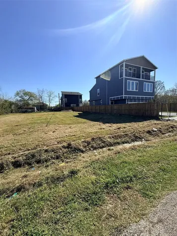 5002 Higgins Street Houston TX 77033