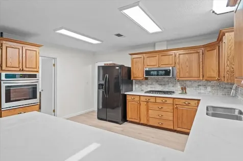 603 Shady Glen Drive Anahuac TX 77514