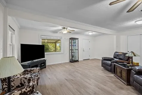 603 Shady Glen Drive Anahuac TX 77514