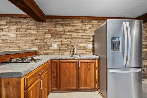 603 Shady Glen Drive Anahuac TX 77514