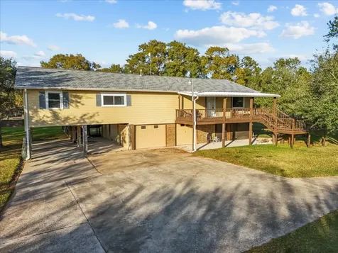 603 Shady Glen Drive Anahuac TX 77514