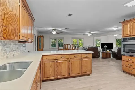 603 Shady Glen Drive Anahuac TX 77514
