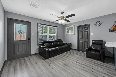 4406 Edison Street Houston TX 77009
