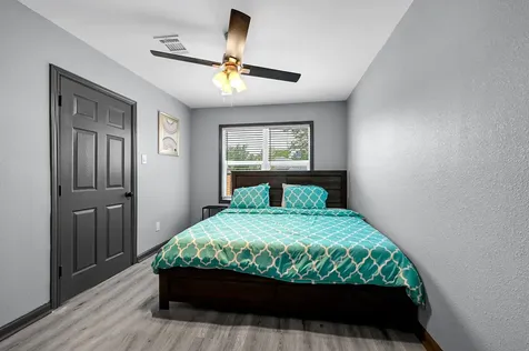 4406 Edison Street Houston TX 77009