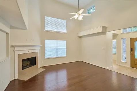 12515 Lake Shore Drive Montgomery TX 77356