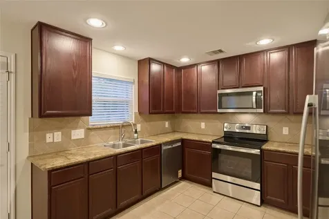 12515 Lake Shore Drive Montgomery TX 77356
