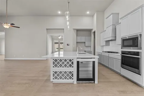 2723 Lakeside Shore Drive League City TX 77573