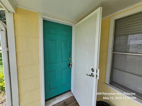 300 Perryman Avenue Palacios TX 77465