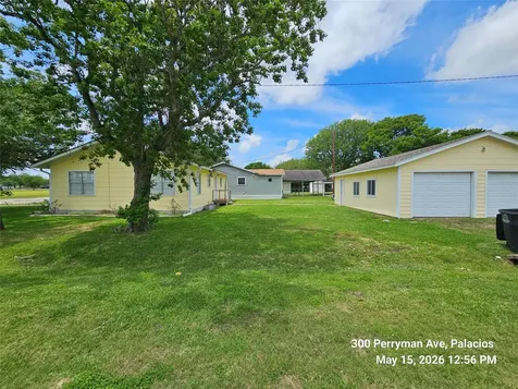 300 Perryman Avenue Palacios TX 77465