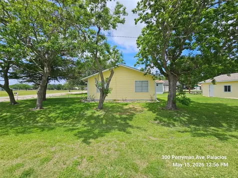 300 Perryman Avenue Palacios TX 77465
