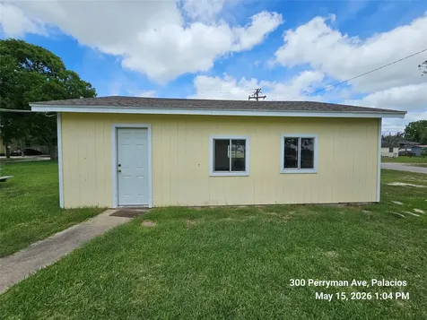 300 Perryman Avenue Palacios TX 77465