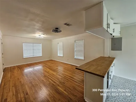 300 Perryman Avenue Palacios TX 77465