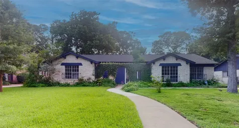 811 Devonport Lane Seabrook TX 77586