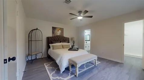 811 Devonport Lane Seabrook TX 77586