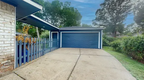 811 Devonport Lane Seabrook TX 77586