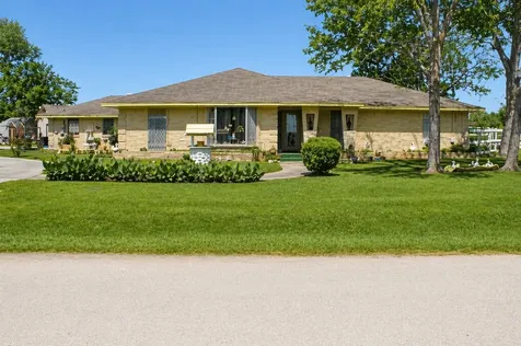 206 Riverside Street Highlands TX 77562