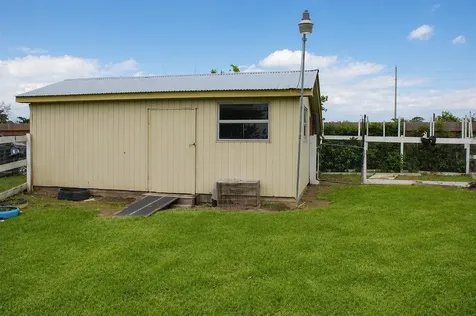 206 Riverside Street Highlands TX 77562