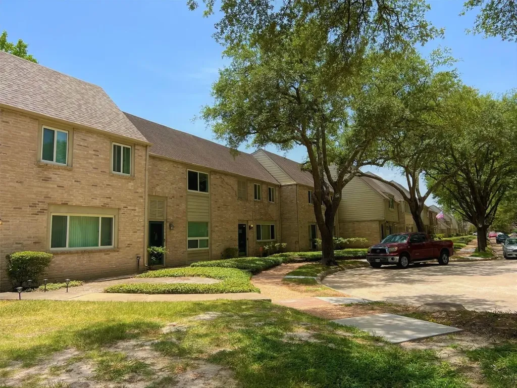 2130 Greenbriar Colony Drive 2130 Houston TX 77032