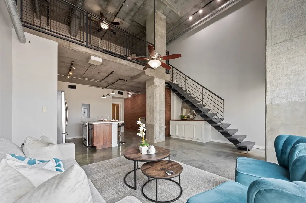 2000 Bagby Street 7414 Houston TX 77002