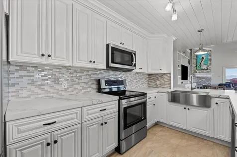 8111 Broadway Street 4 Galveston TX 77554