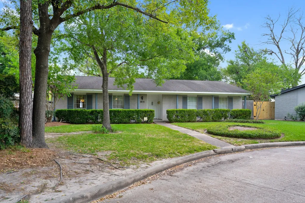 3019 Rockarbor Drive Houston TX 77063