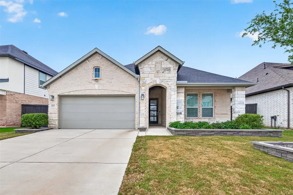 2207 Cool Greens Street Richmond TX 77406