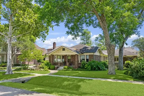 916 Arlington Street Houston TX 77008