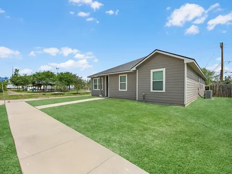 2006 Chesapeake Street Baytown TX 77520