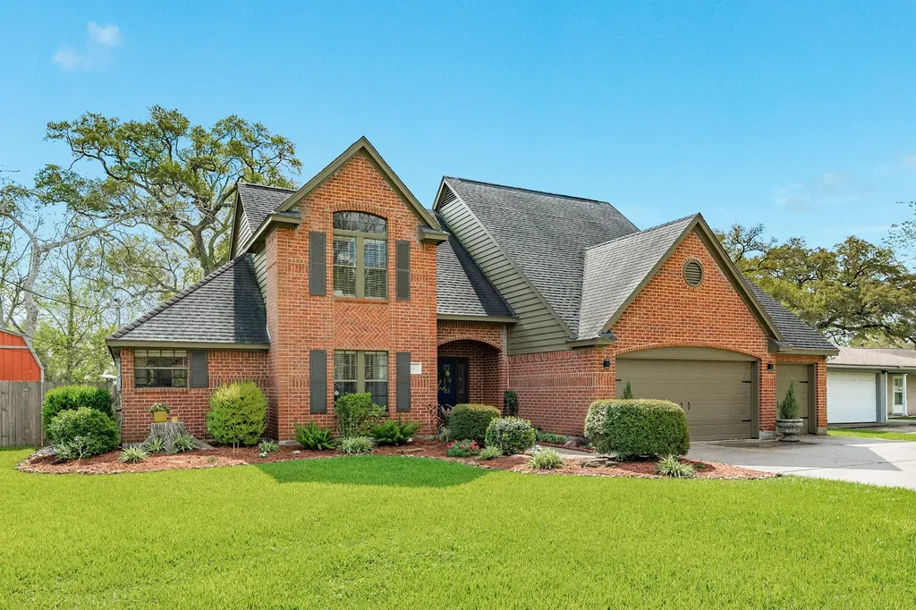 100 Van Winkle Street Lake Jackson TX 77566
