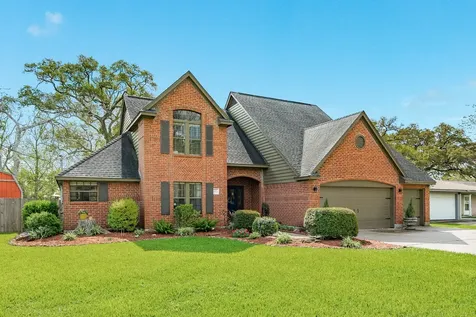 100 Van Winkle Street Lake Jackson TX 77566