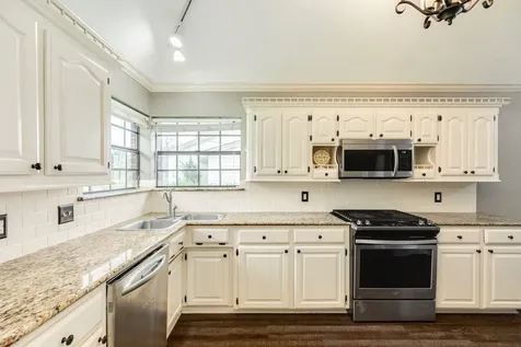 100 Van Winkle Street Lake Jackson TX 77566