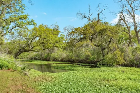 100 Van Winkle Street Lake Jackson TX 77566