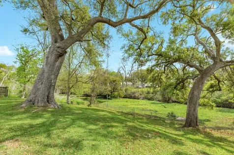 100 Van Winkle Street Lake Jackson TX 77566
