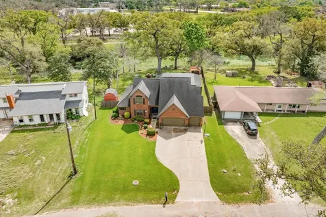 100 Van Winkle Street Lake Jackson TX 77566