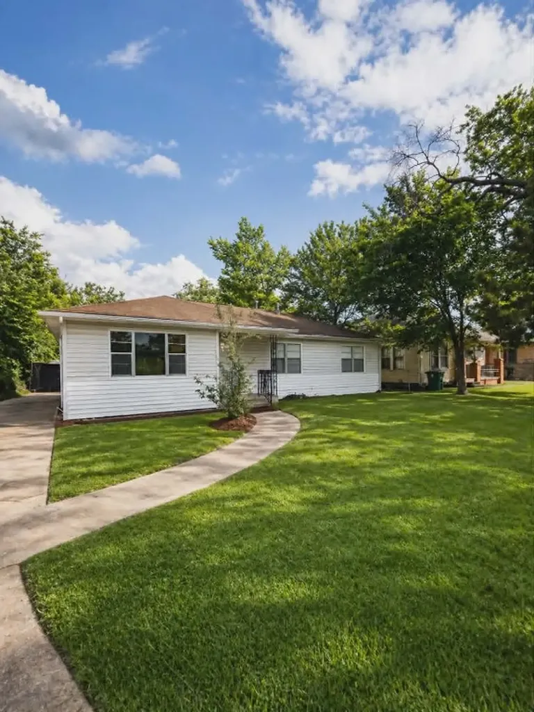 4302 Edison Street Houston TX 77009