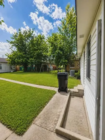 4302 Edison Street Houston TX 77009