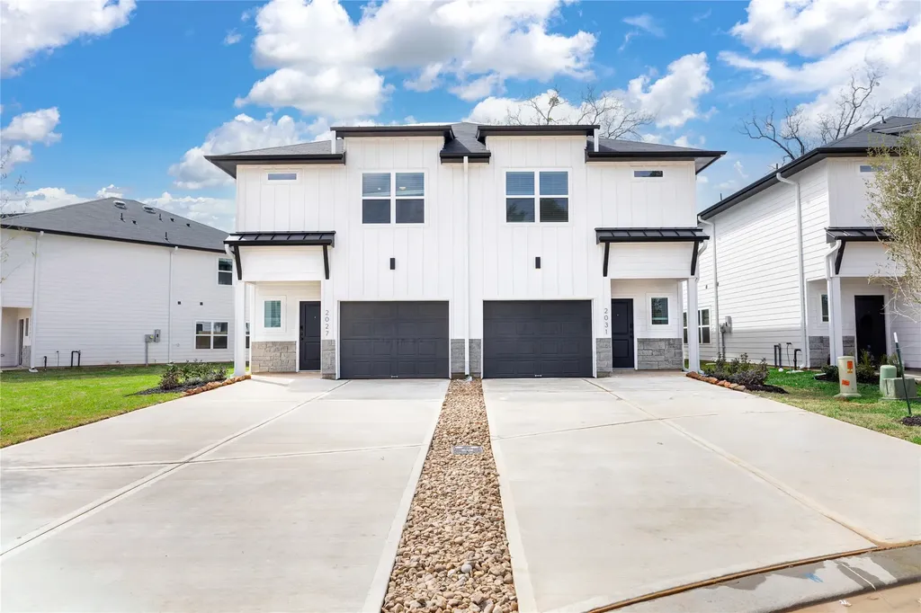 1985 Longmire Villas Court Conroe TX 77304