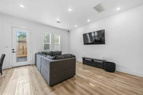 2337 Paul Quinn Street Houston TX 77091