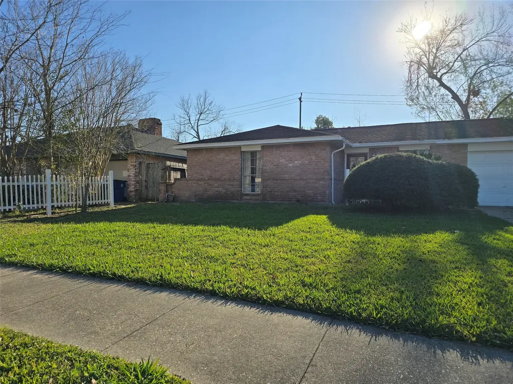 16726 David Glen Drive Friendswood TX 77546