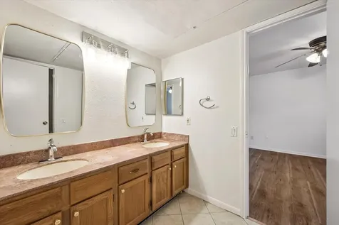 1860 White Oak Drive 384 Houston TX 77009