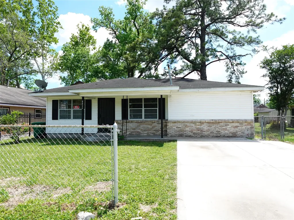8022 Woodlyn Road Houston TX 77028