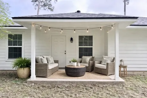 322 Green Leaf Street Huntsville TX 77340
