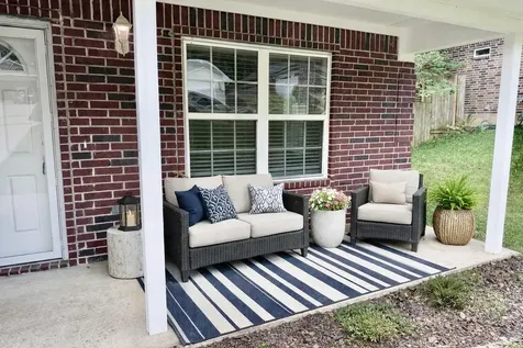 322 Green Leaf Street Huntsville TX 77340