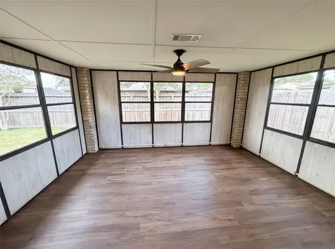 522 27th Avenue N Texas City TX 77590