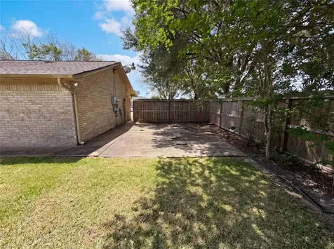 522 27th Avenue N Texas City TX 77590