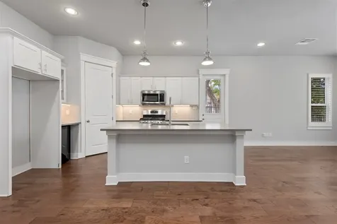 909 Oak Street C Houston TX 77018
