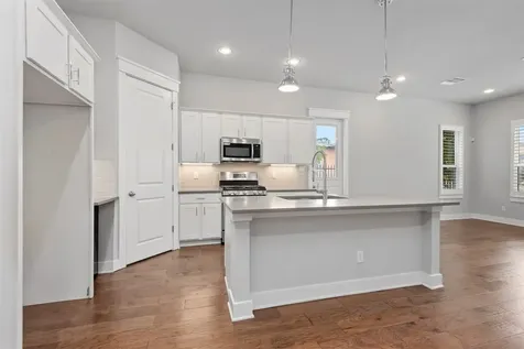 909 Oak Street C Houston TX 77018