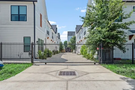 909 Oak Street C Houston TX 77018
