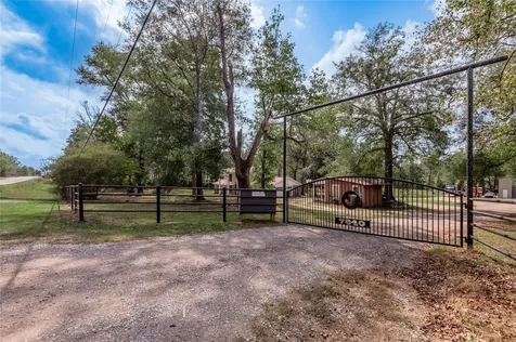 7640 State Highway 75 Highway S Huntsville TX 77340