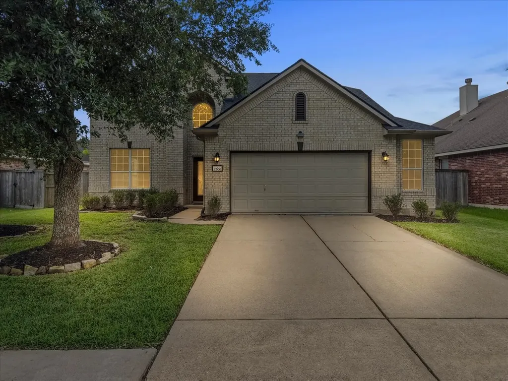 2506 Shady Falls Lane Pearland TX 77584